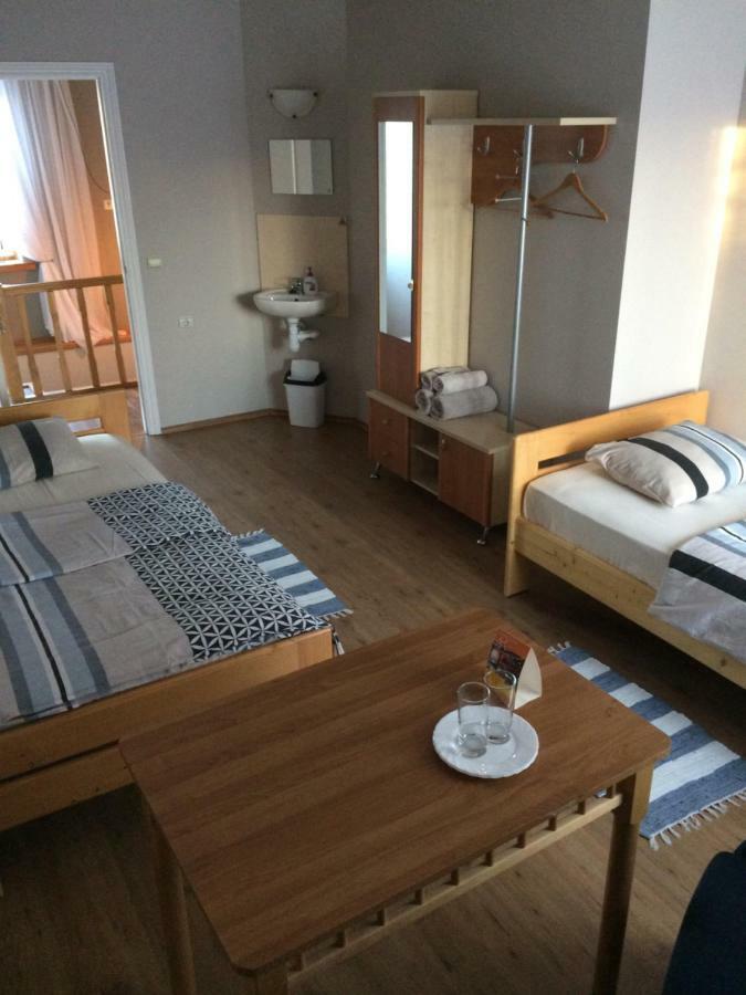 多兹纳维那斯汽车旅馆 Biksti 外观 照片